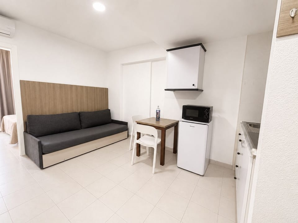 In-room safe, iron/ironing board, cribs (surcharge)