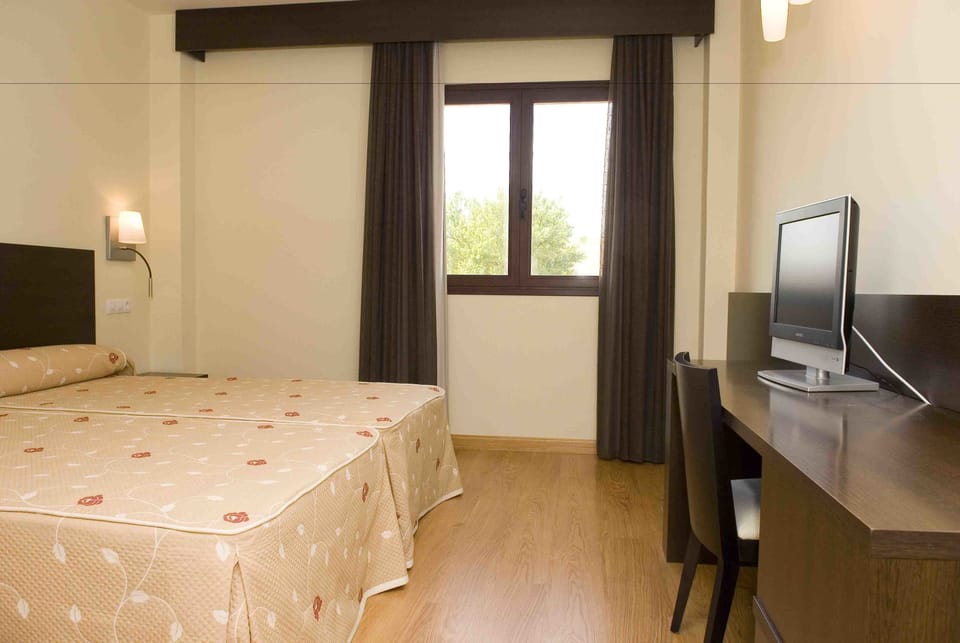 Double or Twin Room | Desk, blackout drapes, soundproofing, cribs (surcharge)
