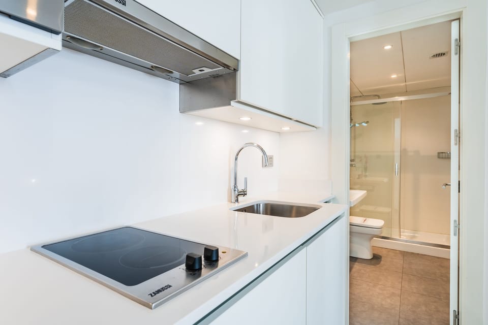 Family Room | Private kitchen | Fridge, microwave, stovetop, coffee/tea maker