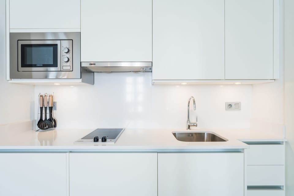 Family Room | Private kitchen | Fridge, microwave, stovetop, coffee/tea maker