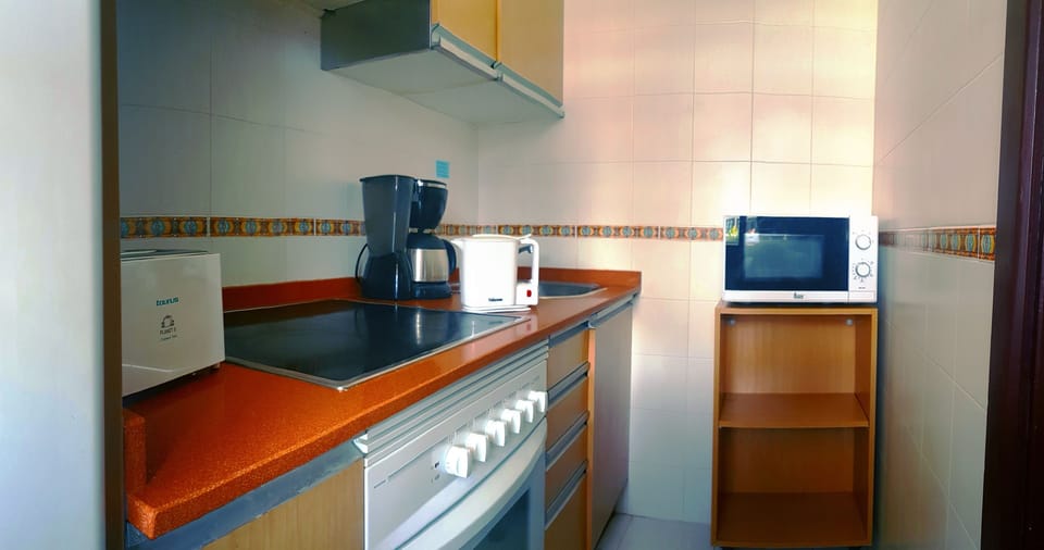 Standard Apartment, 1 Bedroom | Private kitchenette | Full-size fridge, microwave, oven, stovetop