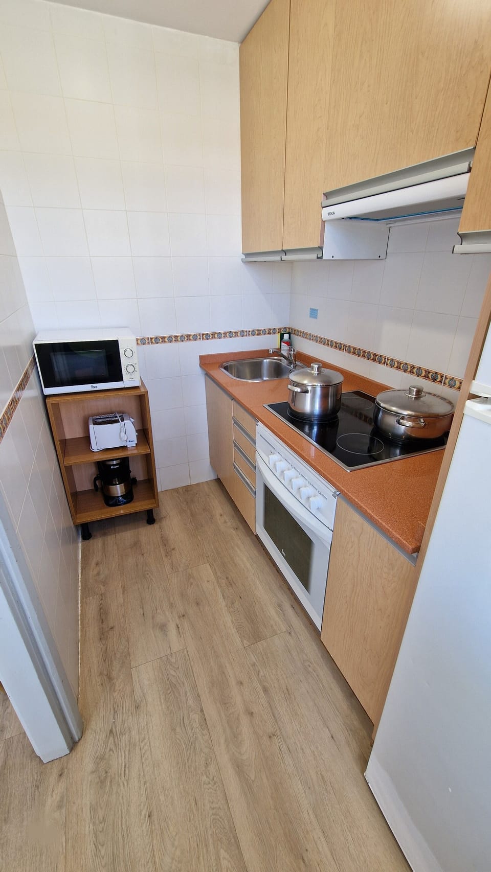Standard Apartment, 1 Bedroom | Private kitchen | Full-size fridge, microwave, oven, stovetop