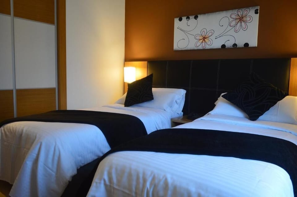 Deluxe Room | Premium bedding, minibar, in-room safe, desk