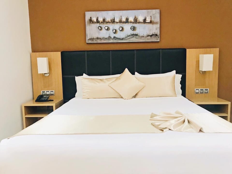Standard Single Room | Premium bedding, minibar, in-room safe, desk