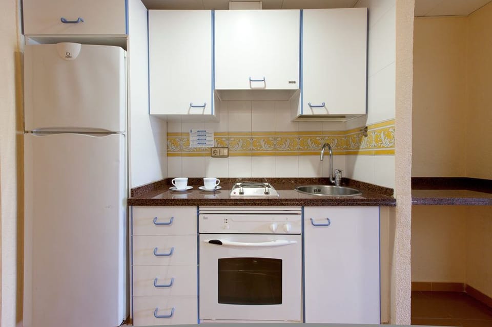 Studio | Private kitchenette | Eco-friendly cleaning products