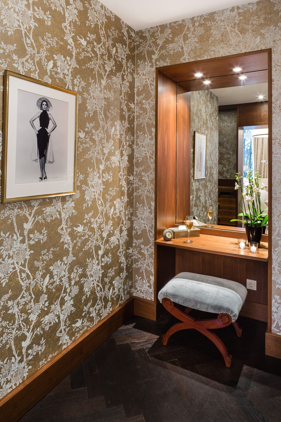 Suite, 1 King Bed with Sofa bed (Celebrity) | Premium bedding, minibar, in-room safe, individually decorated