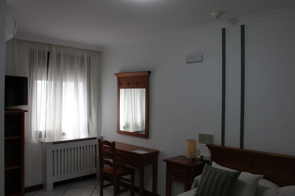 Double Room (Interior) | Desk, WiFi (free)