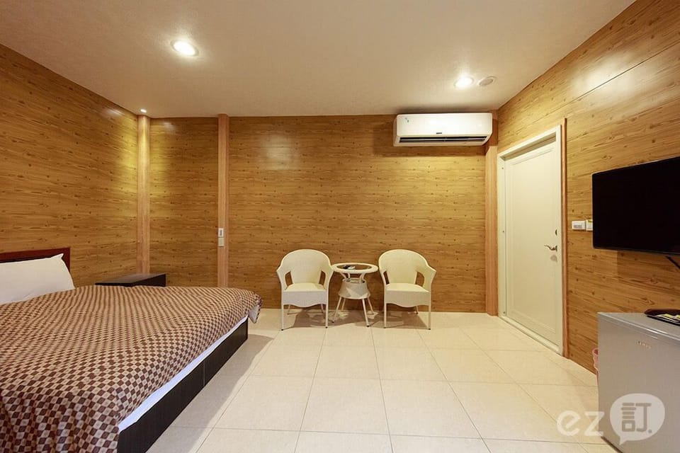 Elite Quadruple Room, 2 Double Beds | Premium bedding, free WiFi, bed sheets