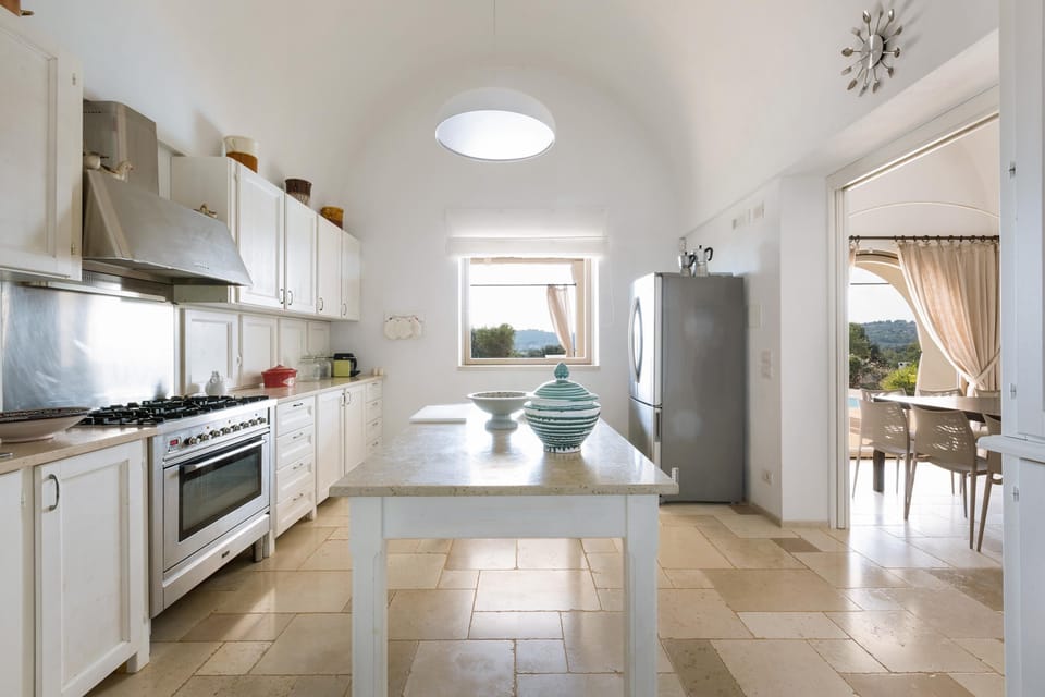 Villa, 6 Bedrooms | Private kitchen | Fridge, oven, stovetop, dishwasher
