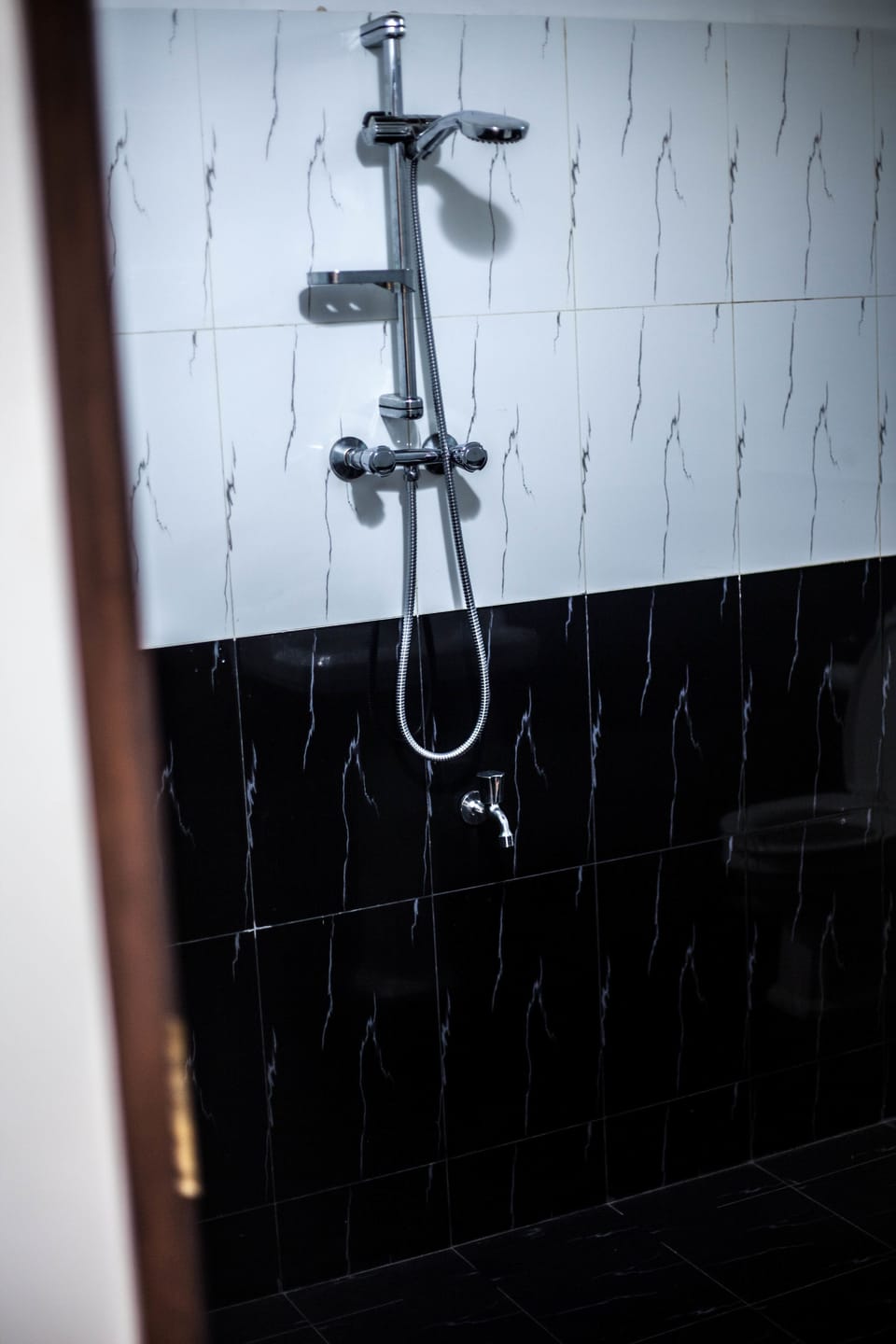 Deluxe Double Room, 4 Bedrooms, Smoking, Lagoon View | Bathroom | Shower, free toiletries, hair dryer, bathrobes