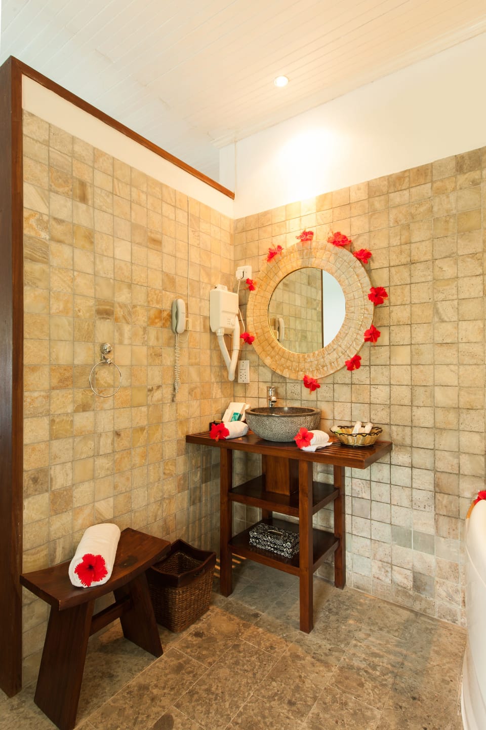 Deluxe Suite, Sea View | Bathroom | Shower, hair dryer, slippers, towels