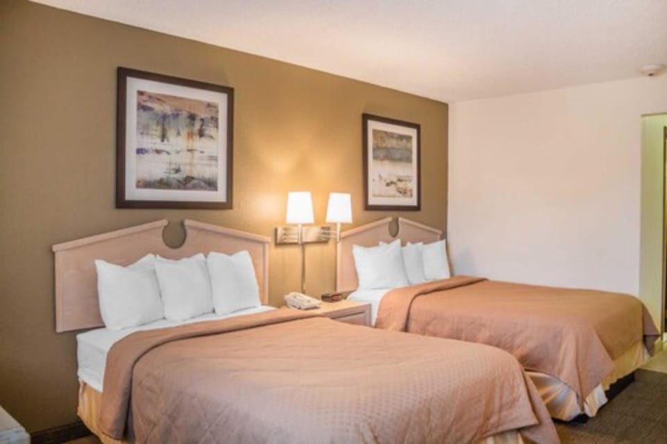 Standard Double Room, 2 Double Beds, Non Smoking | In-room safe, iron/ironing board, free WiFi, bed sheets