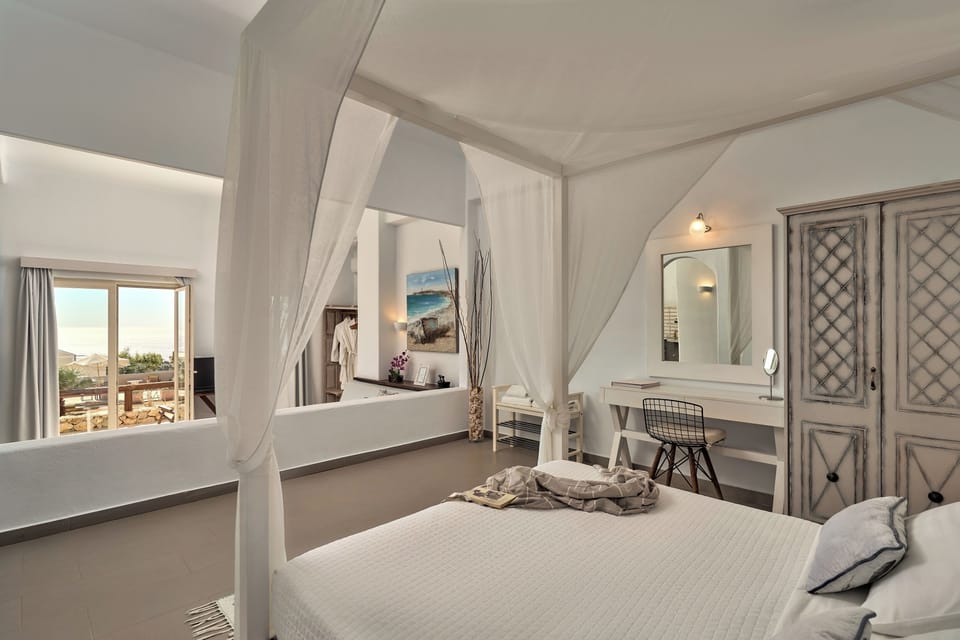 Poolfront Superior Suite with Sea View | Egyptian cotton sheets, premium bedding, down comforters
