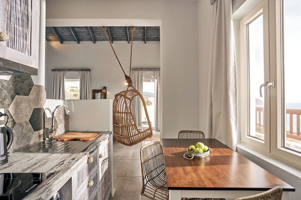 Corner Suite with Panoramic Sea View | Private kitchen | Full-size fridge, oven, stovetop, espresso maker