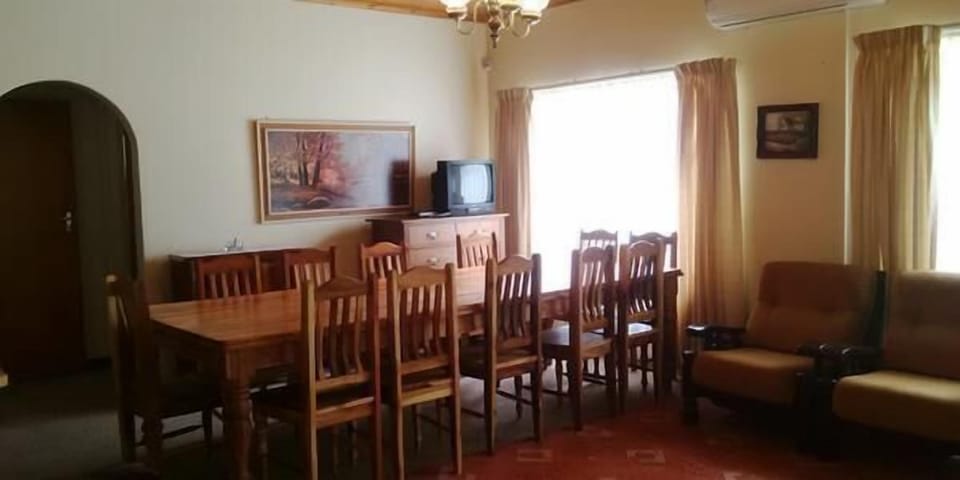 Family House | In-room dining