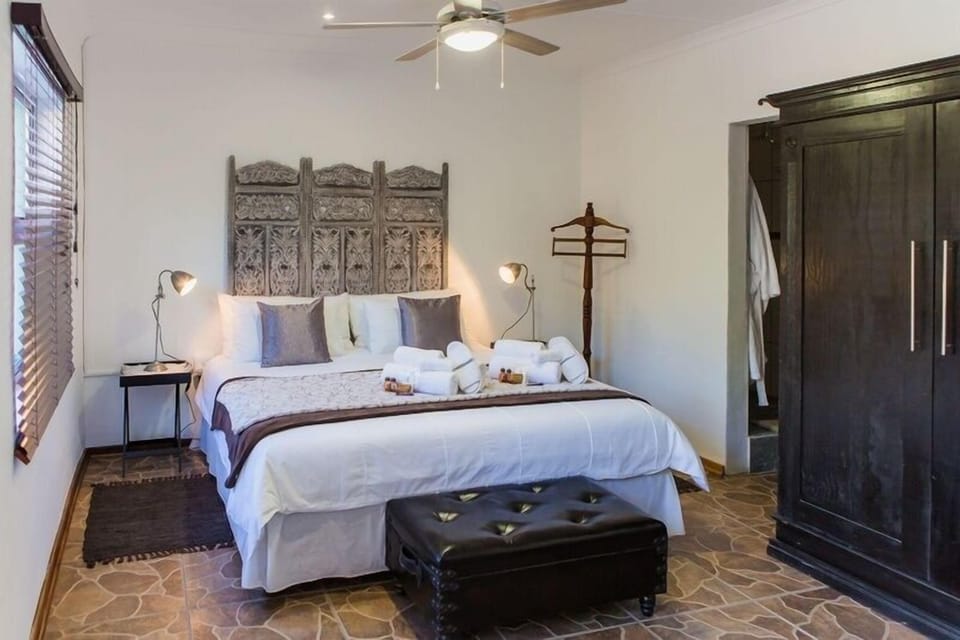 Standard Room | Free WiFi, bed sheets