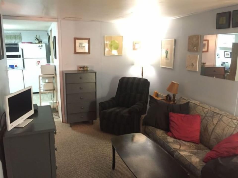 Cottage, 2 Bedrooms | Living room | Flat-screen TV