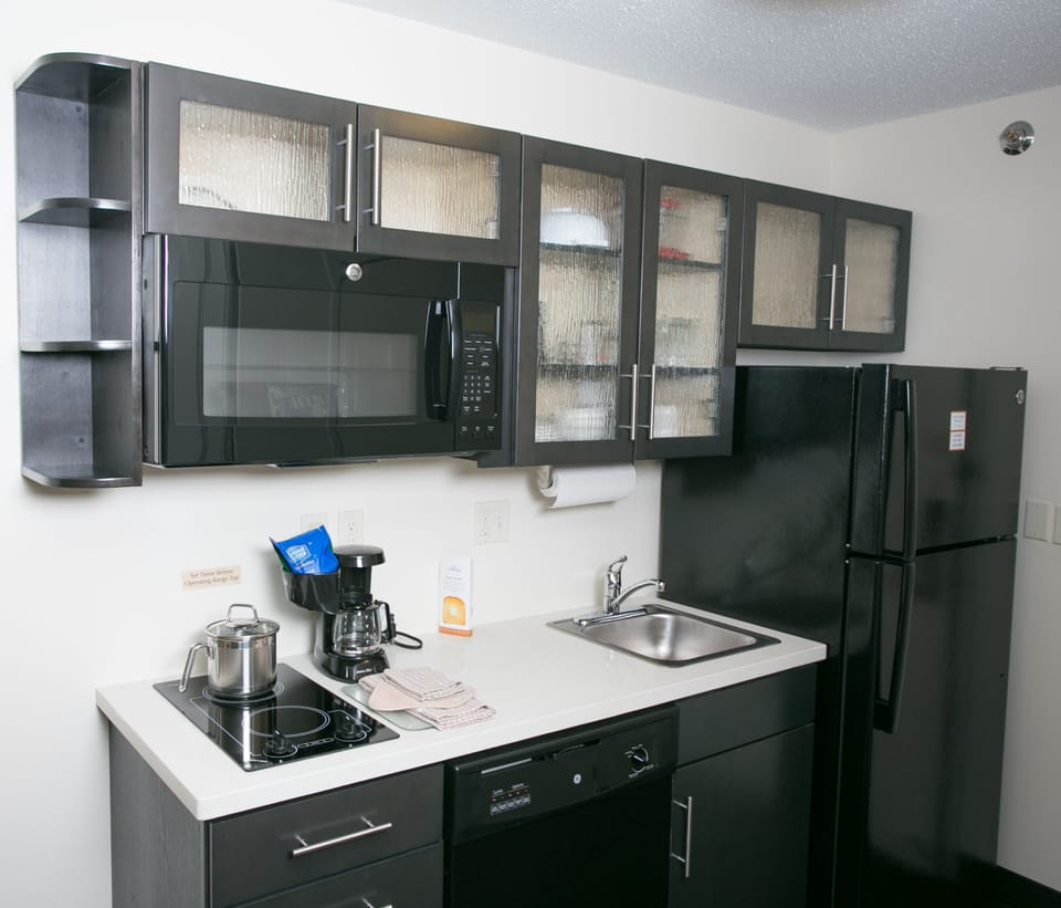 Studio Suite, 2 Double Beds, Accessible Bathtub (Communications, Accessible Tub) | Private kitchen | Full-size fridge, microwave, stovetop, dishwasher