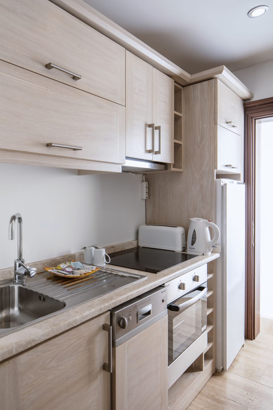 King Suite | Private kitchen | Electric kettle