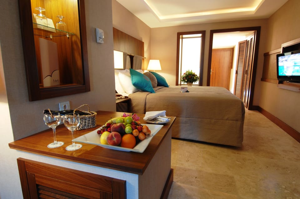 Premium bedding, minibar, in-room safe, desk