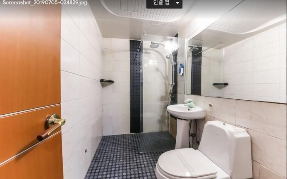 Shower, hair dryer, bathrobes, slippers