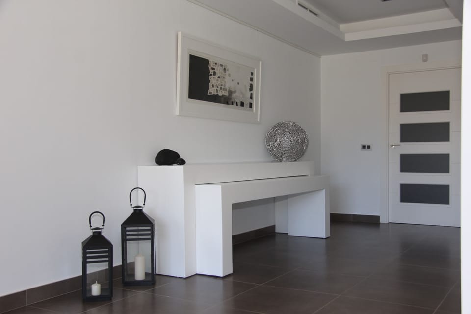 House, 3 Bedrooms, Mountain View | Living room | Flat-screen TV, fireplace