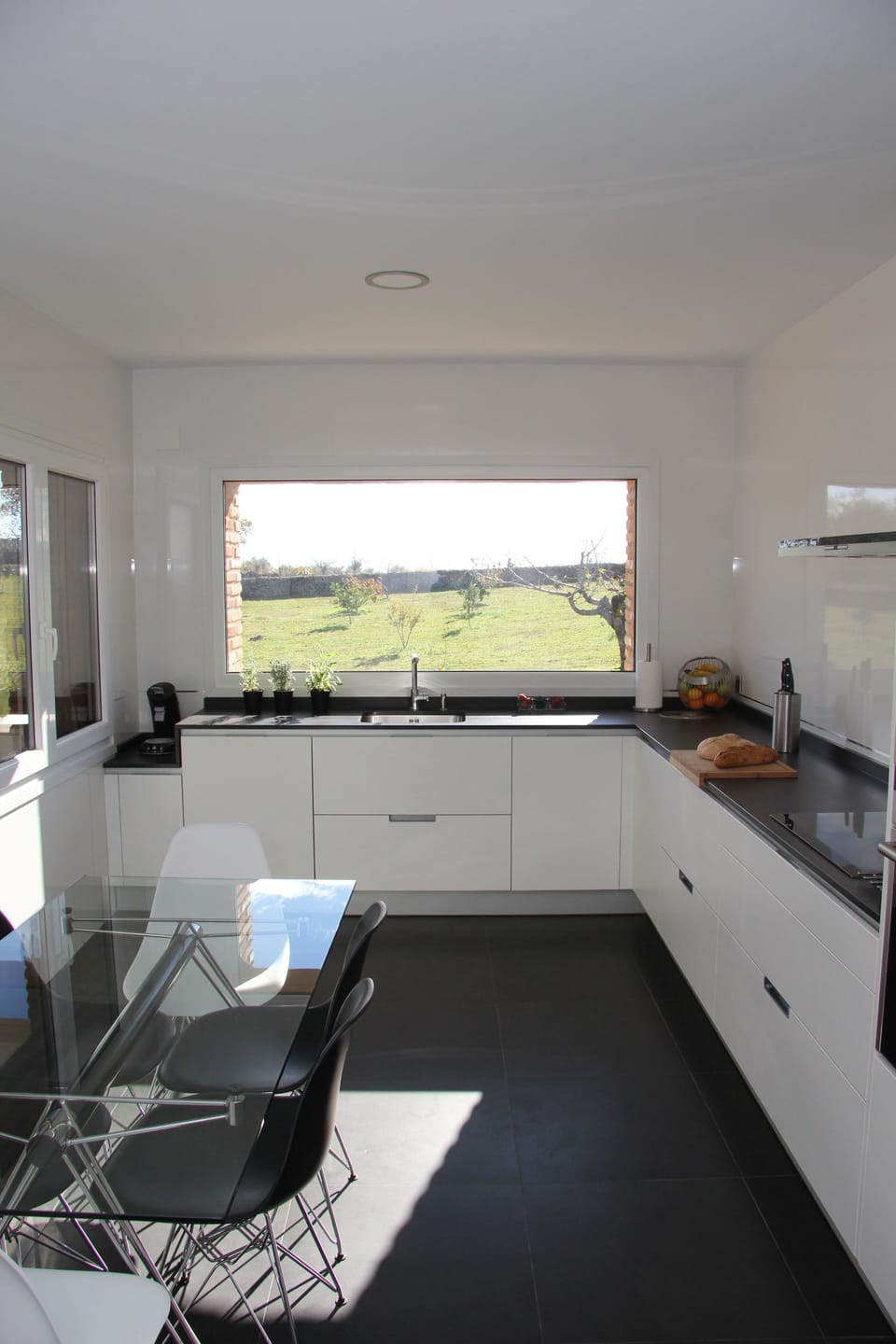 House, 3 Bedrooms, Mountain View | Private kitchen | Full-size fridge, microwave, oven, stovetop