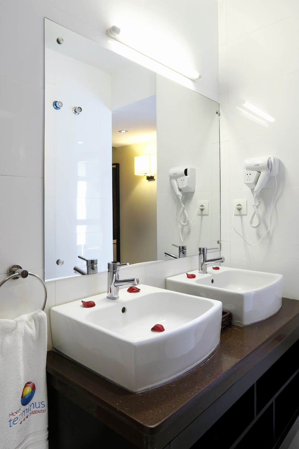 Executive Room | Bathroom sink