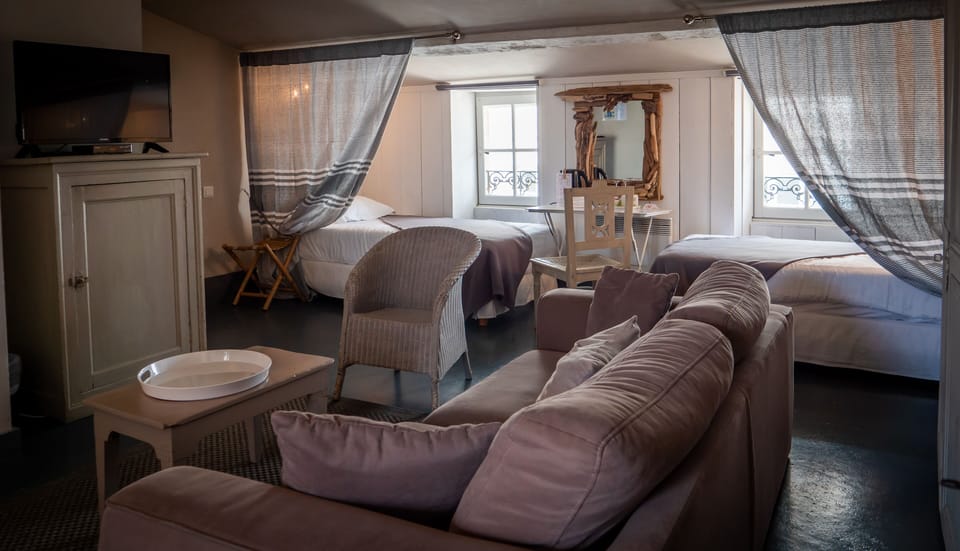 Family Room | Premium bedding, minibar, in-room safe, desk