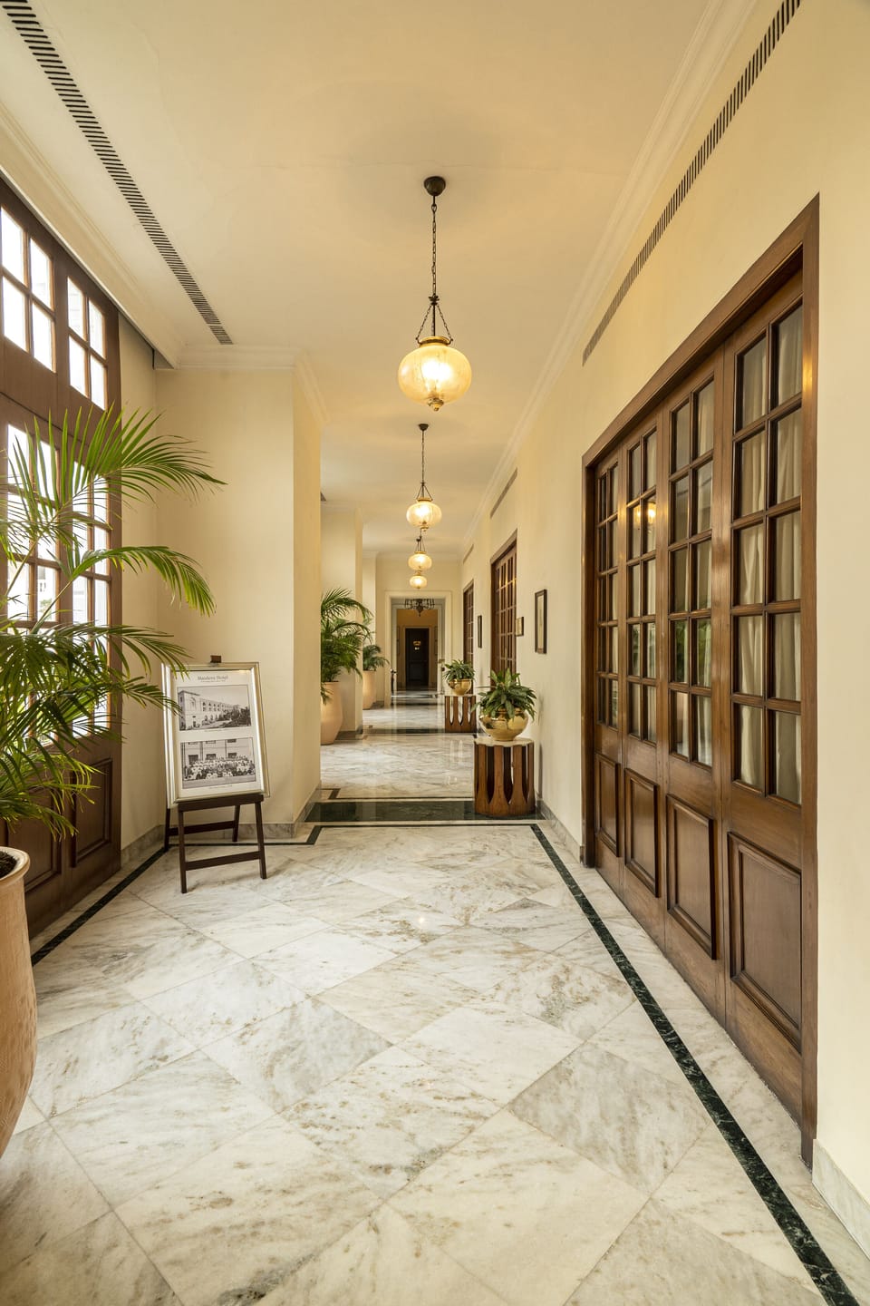 Maidens Hotel, Delhi Hotel in Delhi
