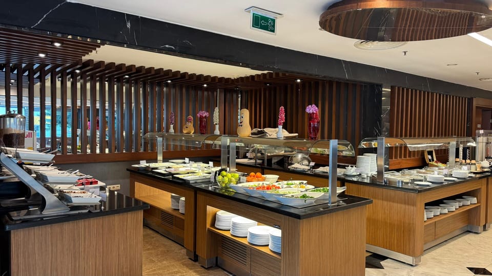 Free daily buffet breakfast