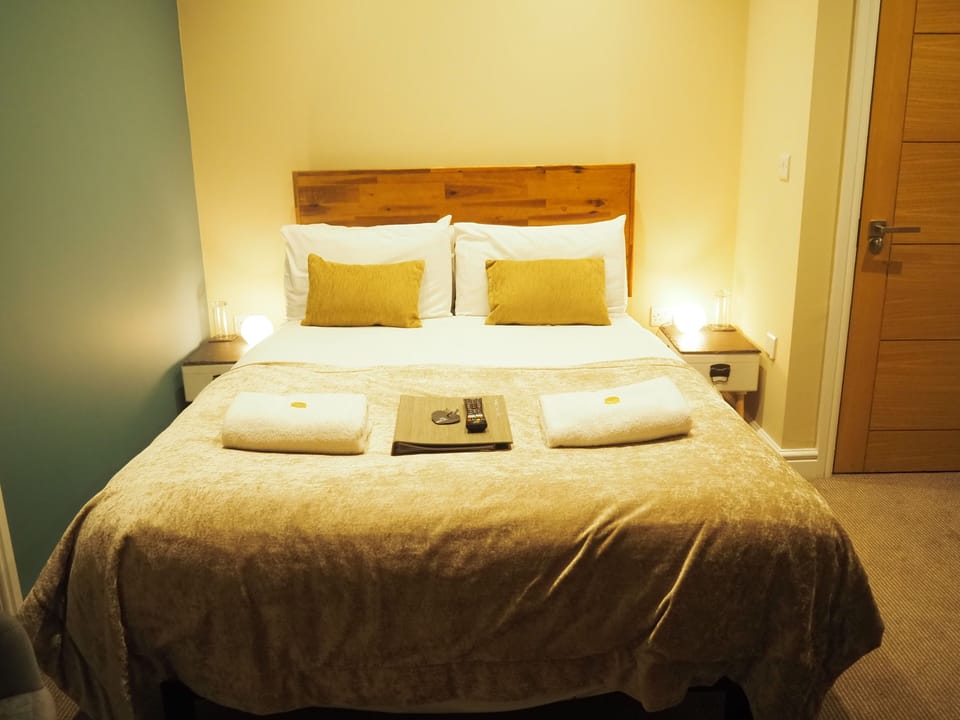 Standard Double Room | Free WiFi, bed sheets