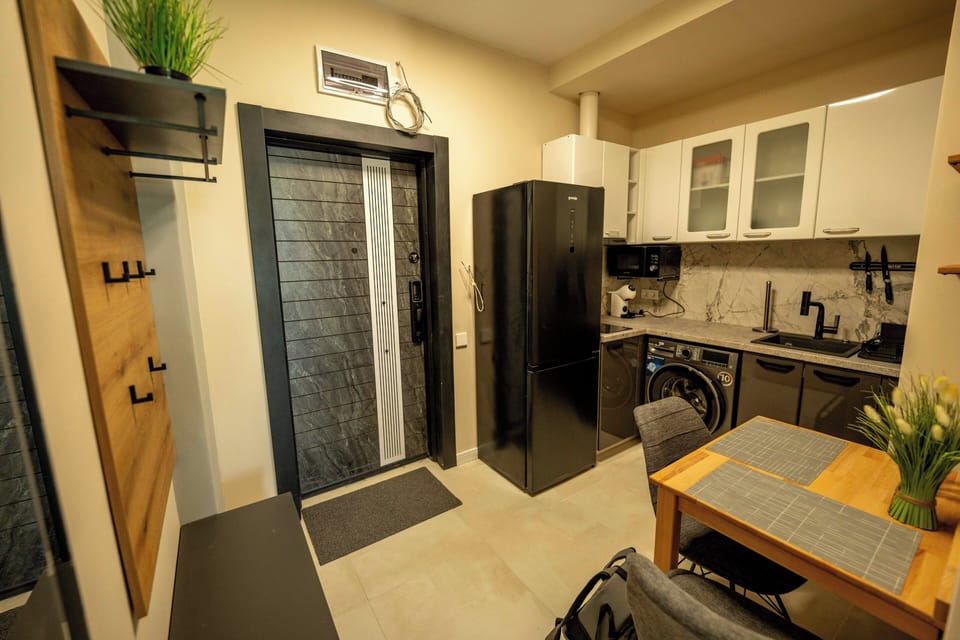 Signature Room | Laptop workspace, soundproofing, free WiFi, bed sheets