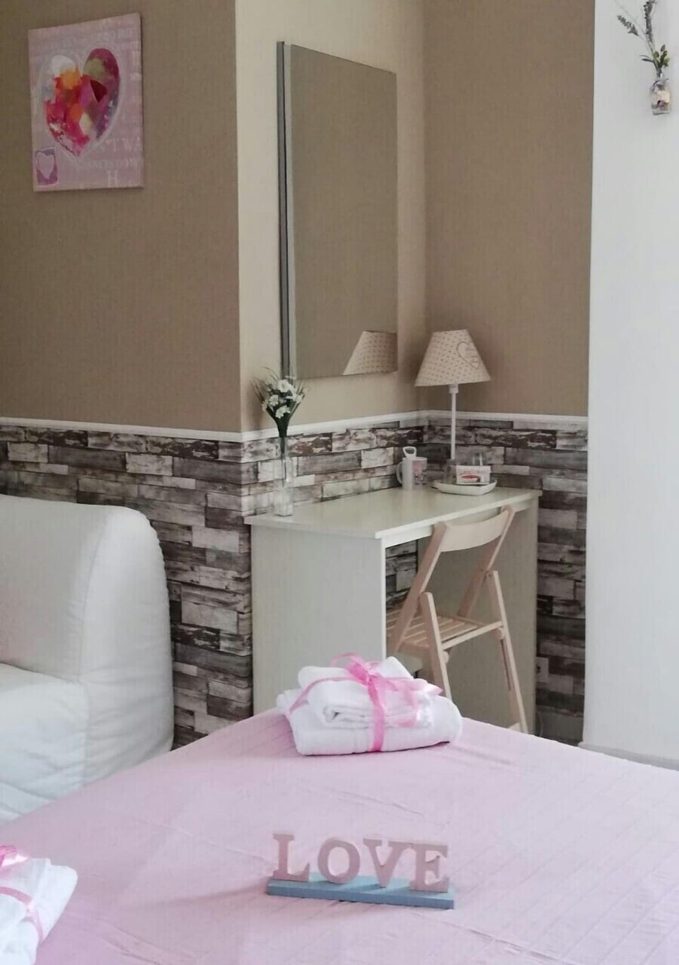 Family Room | Desk, soundproofing, cribs/infant beds, free WiFi