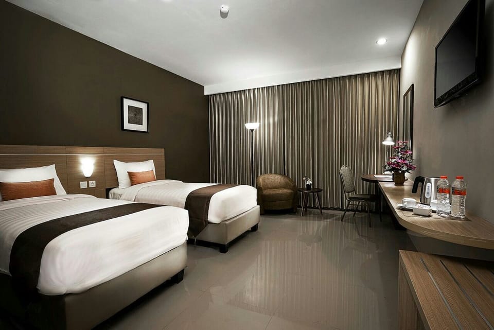 Executive Twin | In-room safe, desk, blackout drapes, soundproofing