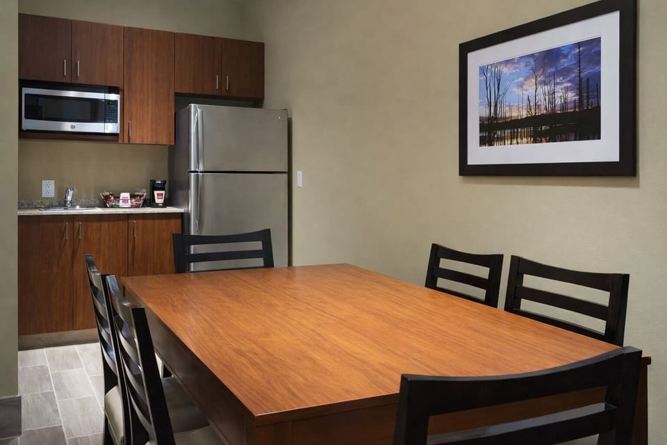 Honeymoon Double Room, 1 Bedroom | Private kitchenette | Fridge, microwave, coffee/tea maker