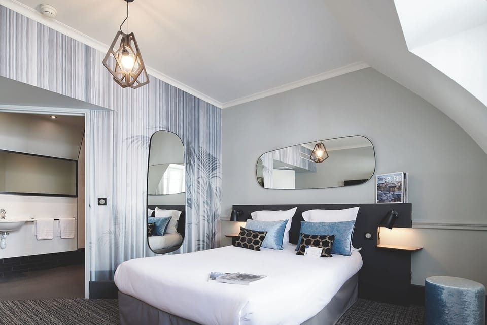 In-room safe, desk, blackout drapes, soundproofing