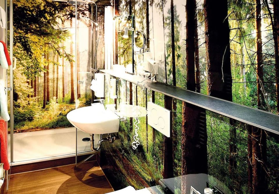 Superior Double Room | Bathroom | Shower, rainfall showerhead, free toiletries, hair dryer