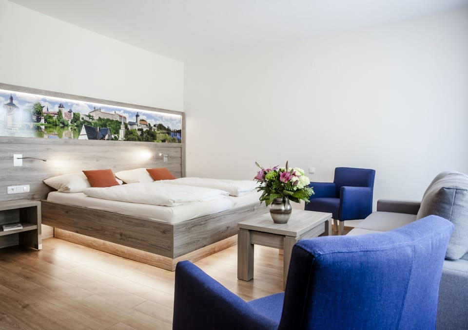 Superior Double Room | Hypo-allergenic bedding, minibar, in-room safe, desk