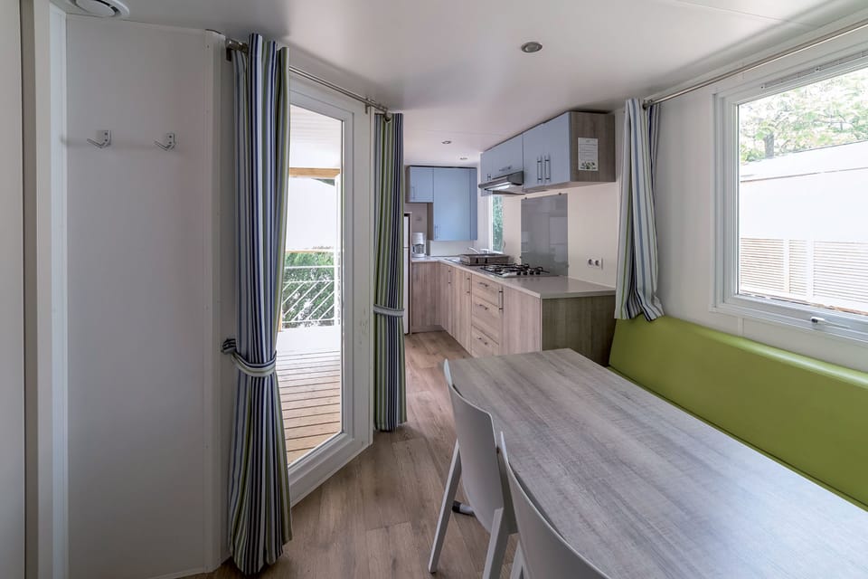 Mobil Home Confort 5 persons | Soundproofing, iron/ironing board, free WiFi, bed sheets