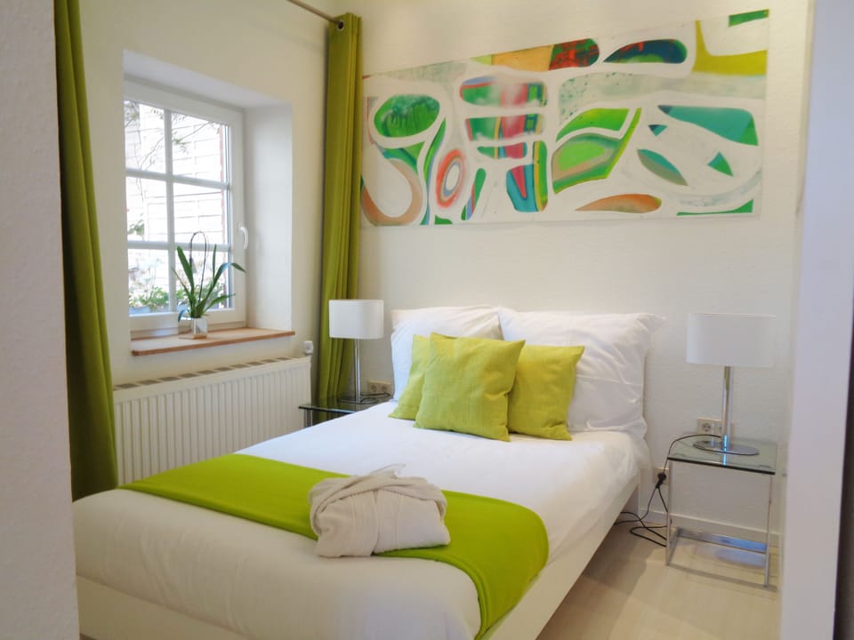Comfort Single Room, 1 Bedroom, Non Smoking | 1 bedroom, premium bedding, minibar, in-room safe