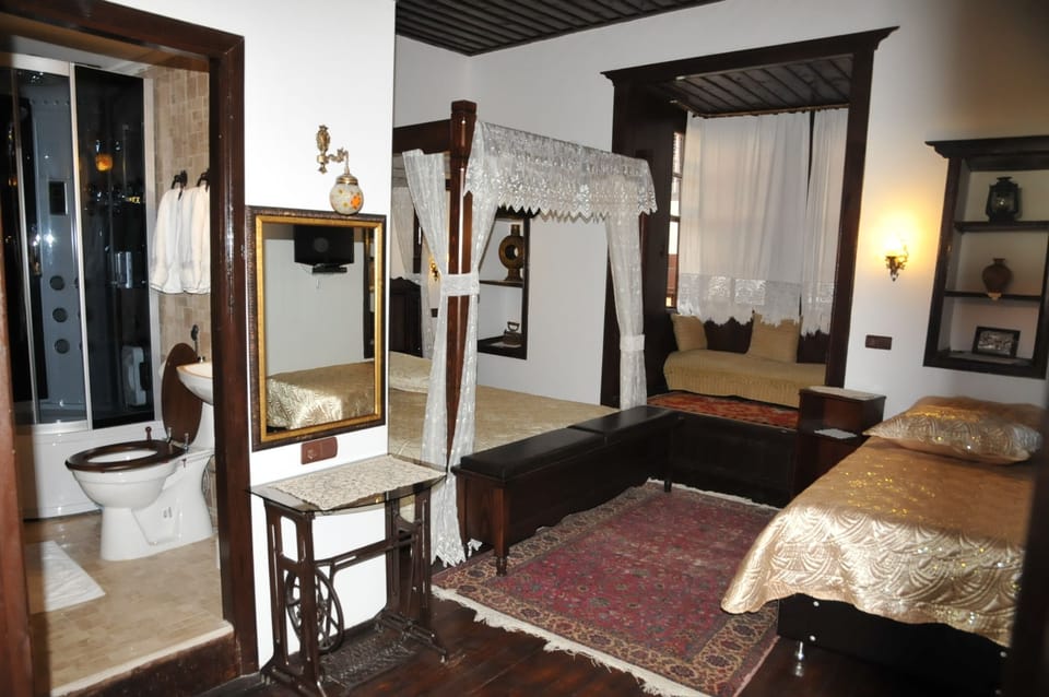 In-room safe, desk, rollaway beds (surcharge), WiFi (free)