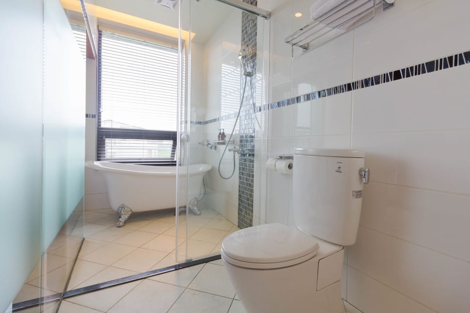 Comfort Double Room ("No.1") | Bathroom | Designer toiletries, hair dryer, slippers, bidet