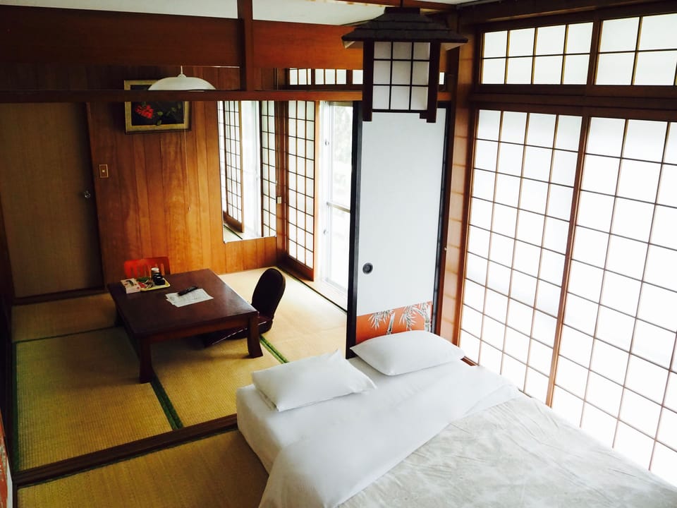 Japanese Style Room (1 Double Bed and 1 Japanese Futon) | WiFi (free), bed sheets
