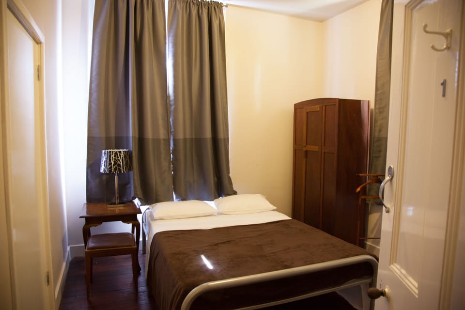 Soundproofing, free WiFi, bed sheets