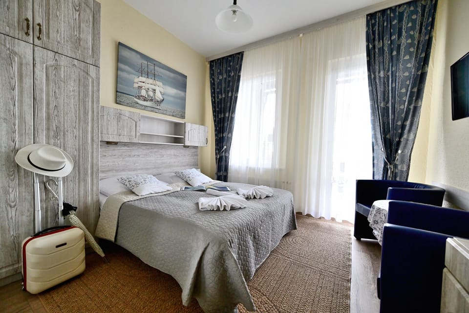 Standard Double or Twin Room | In-room safe, iron/ironing board, free WiFi, bed sheets
