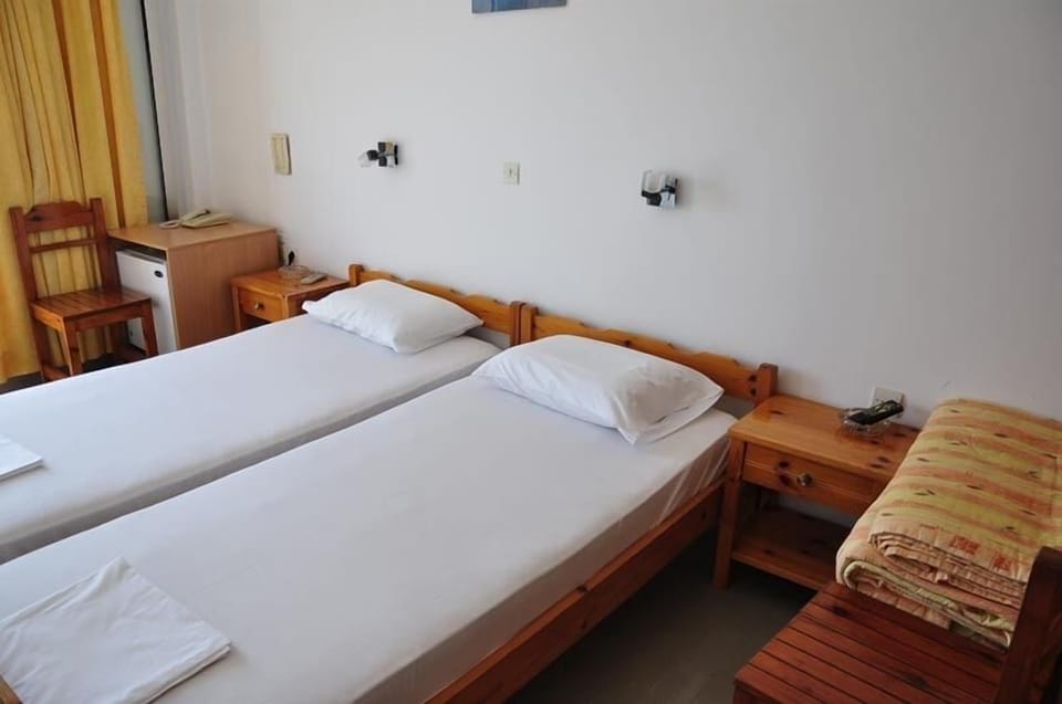 In-room safe, soundproofing, free cribs/infant beds, rollaway beds