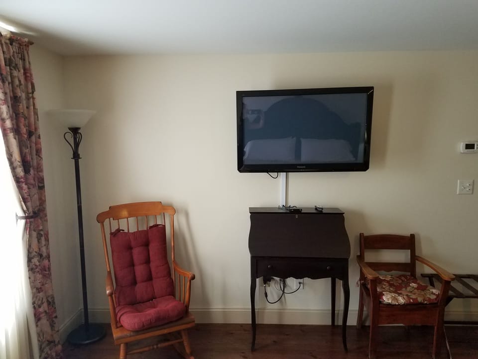 King Bed | Premium bedding, individually decorated, individually furnished