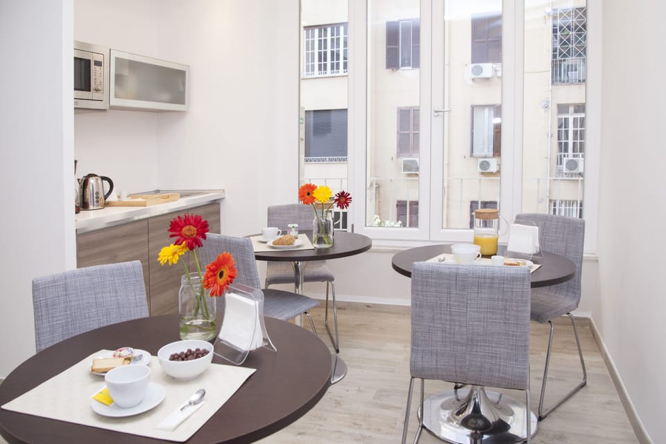 Breakfast area