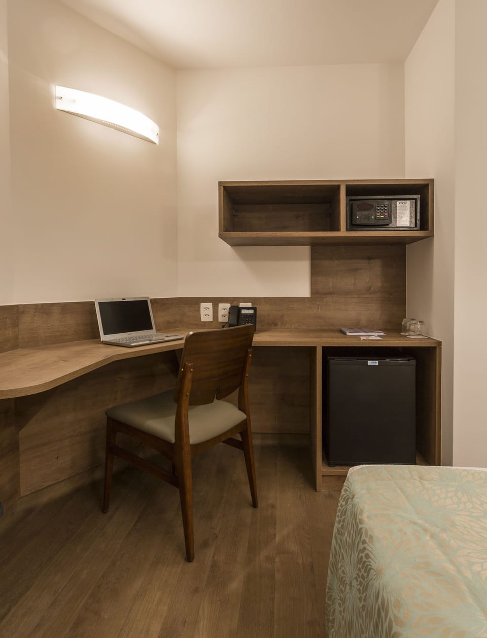 Hypo-allergenic bedding, minibar, in-room safe, individually furnished